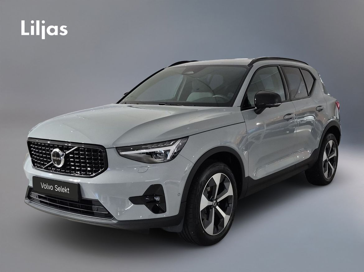 Volvo XC40 B4 Plus Dark 2026, photo 2/10