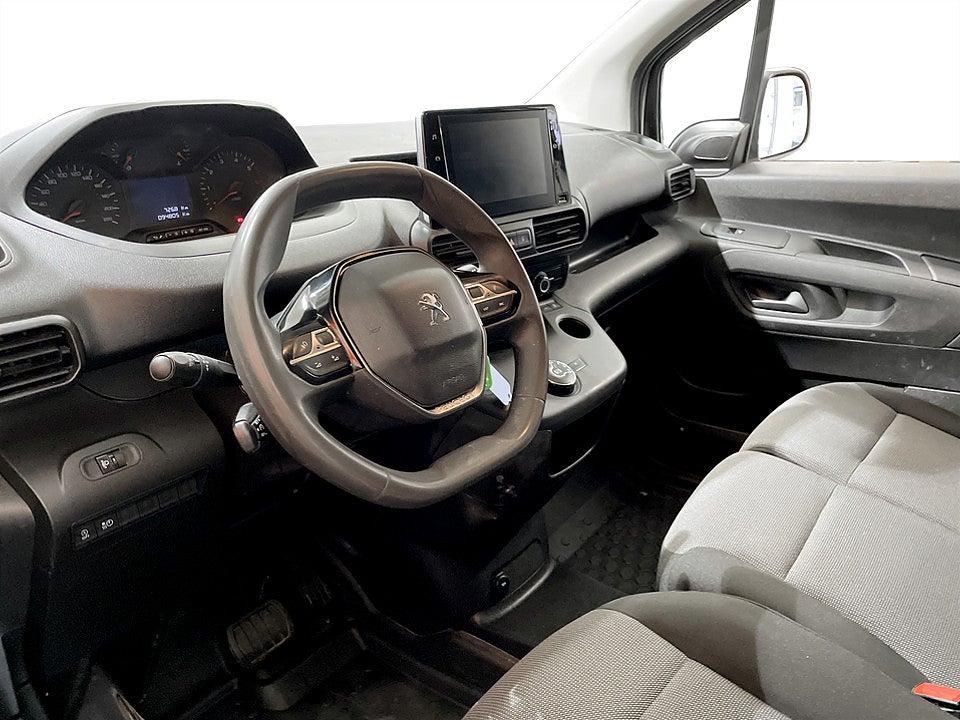 Bild på Peugeot Partner PRO 1.5 BHDi 130hk Aut L1 DRAG CARPLAY