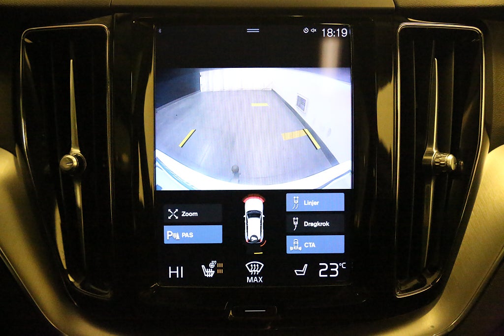 Volvo XC60 Recharge T6 340hk AWD Momentum Pano Drag Leasbar 2021