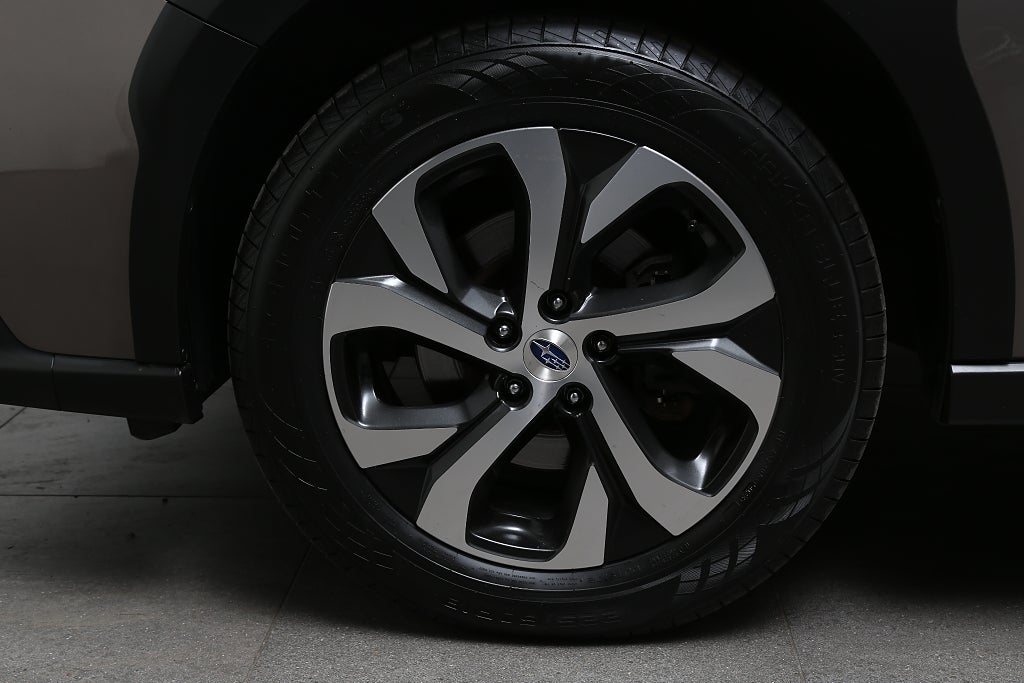 Subaru Outback 2,5i XFuel Touring AWD Skinn I Taklucka I H/K I Drag