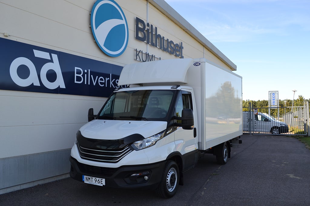 Iveco Daily 2.3 JTD 136hk Automat EU6 Backkamera V-Hjul 18m3 Skåp