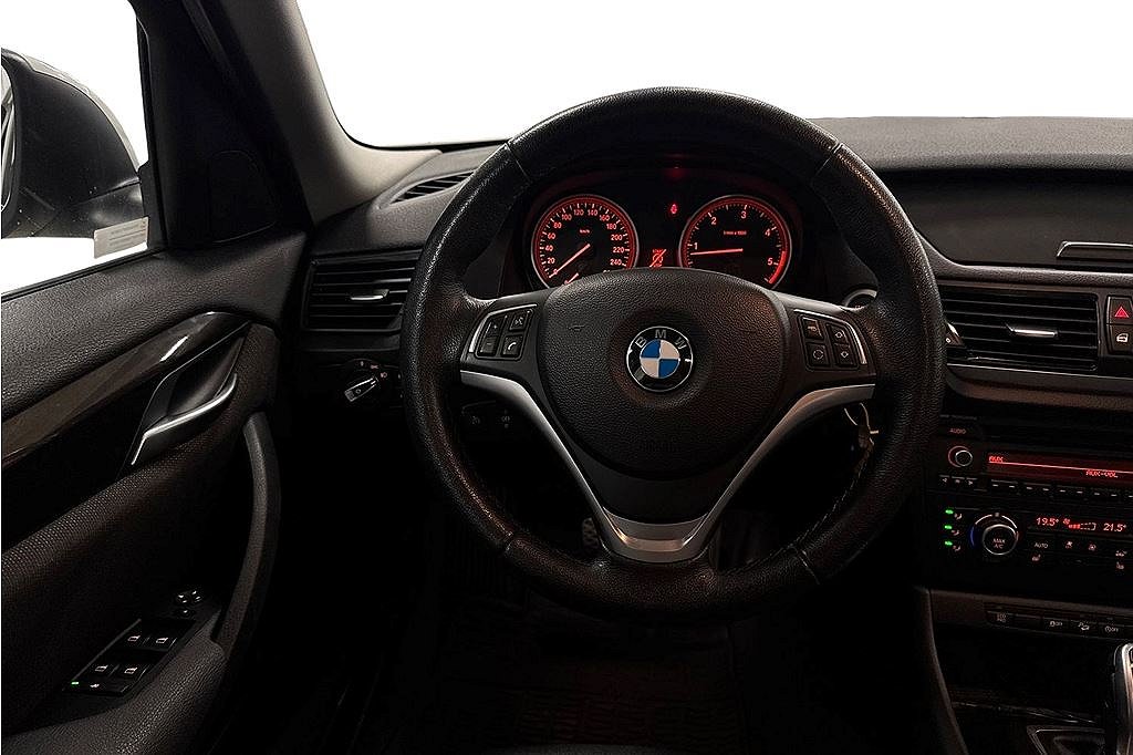 BMW X1 xDrive18d, Aut, X-Line 4wd, p-sensor, rattvärme