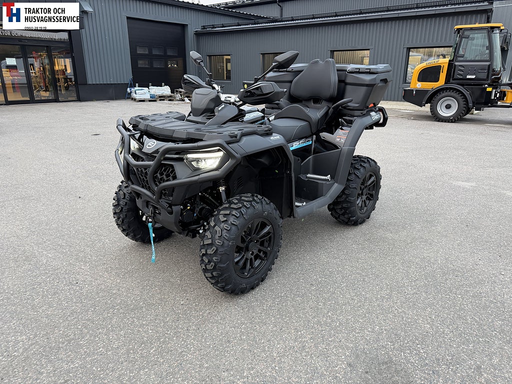 CFMOTO Cforce 850 Touring Black Edition -26