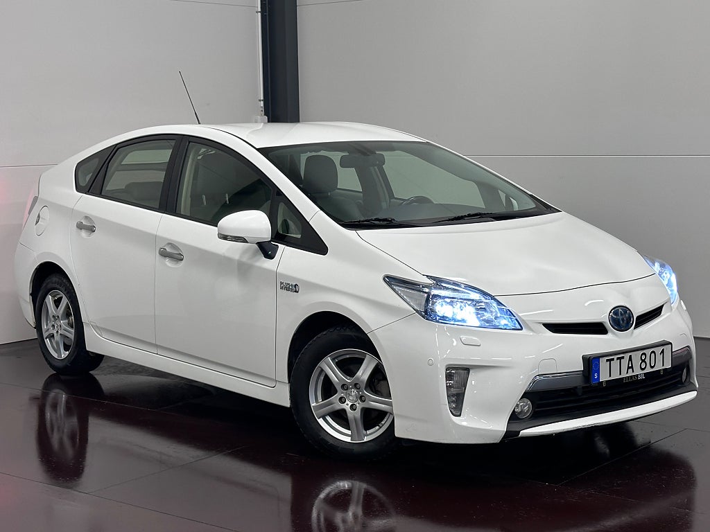 Toyota Prius PLUG-IN HYBRID 1.8 VVT-i EXECUTIVE JBL HUD M-VÄRM B-KAM