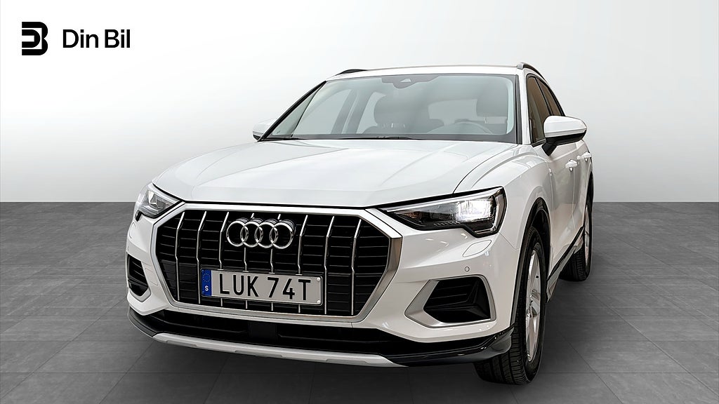 Audi Q3 35 TFSI 150HK Cockpit Carplay