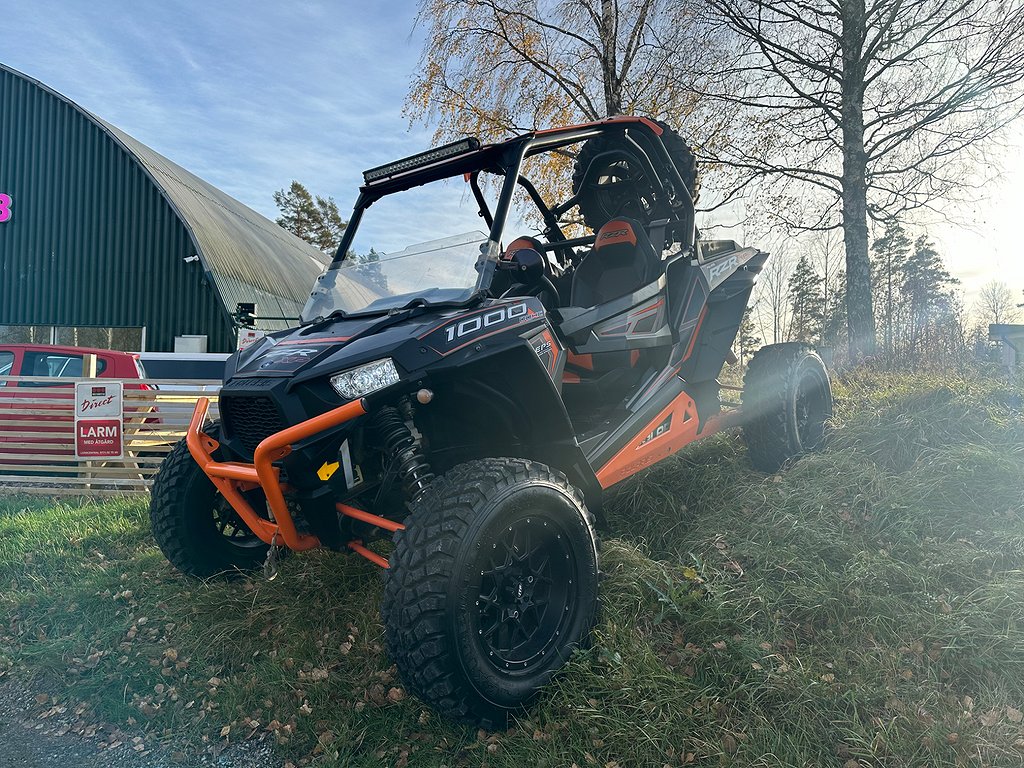 Polaris Polaris RZR 1000 ATV Polaris RZR 1000 ATV / UTV Fullservad