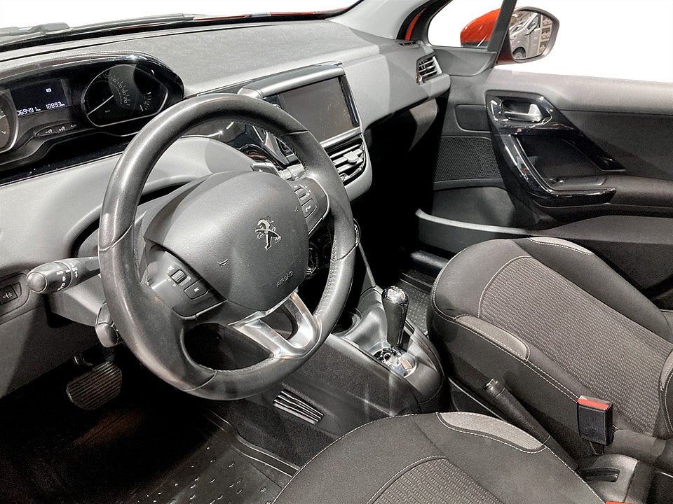 Bild på Peugeot 208 Active 1.2 PT 82hk Aut KAMPANJRÄNTA 3,99%