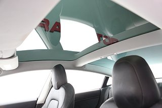 Sedan Tesla Model 3 12 av 23