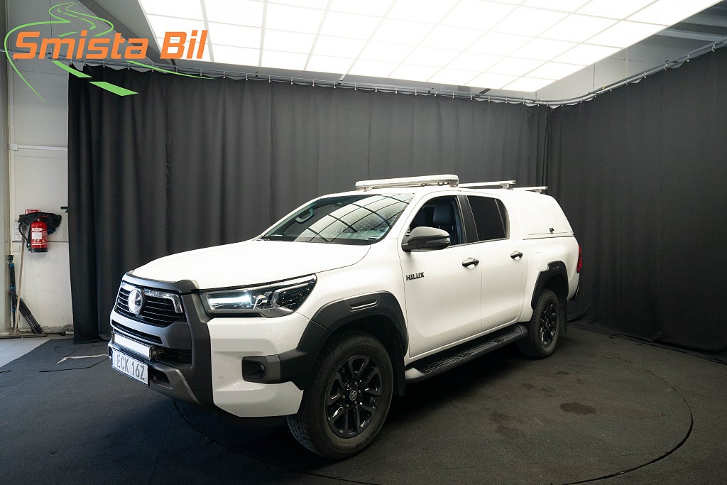 Toyota Hilux AWD Invincible KÅPA LÄDER D-VÄRM DRAG KAMERA JBL MOMS