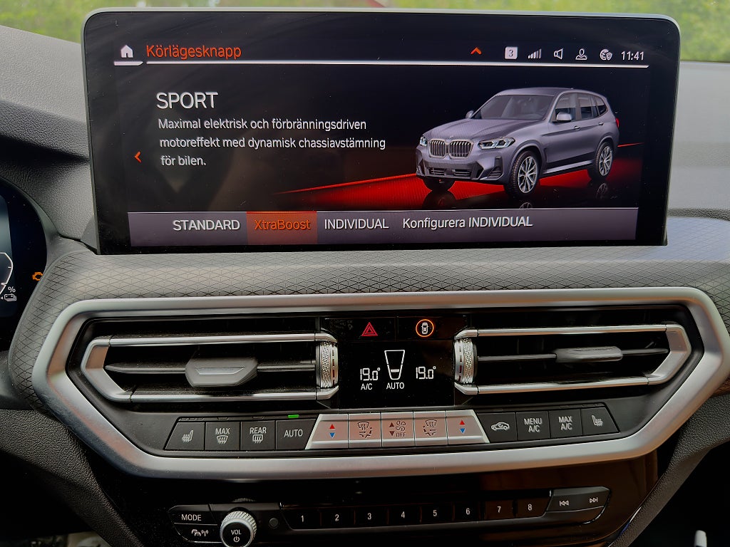 BMW X3 xDrive30e M Sport|Drag|Värmare|CarPlay|B-kamera|Cockpit