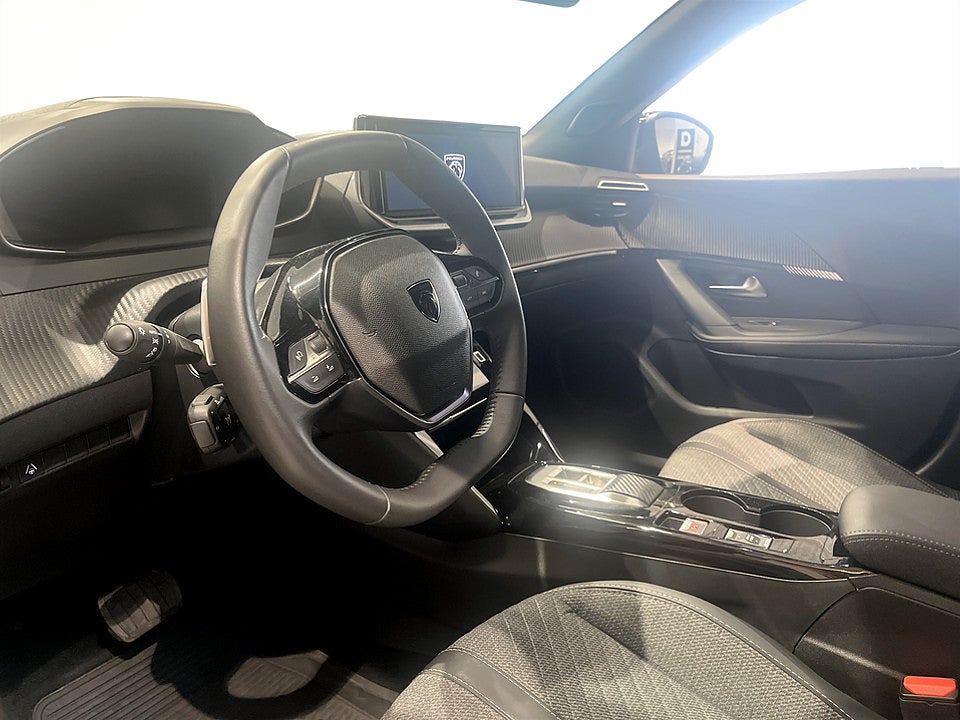Bild på Peugeot 2008 Allure 1.2 PT 130hk Aut B-KAMERA CARPLAY