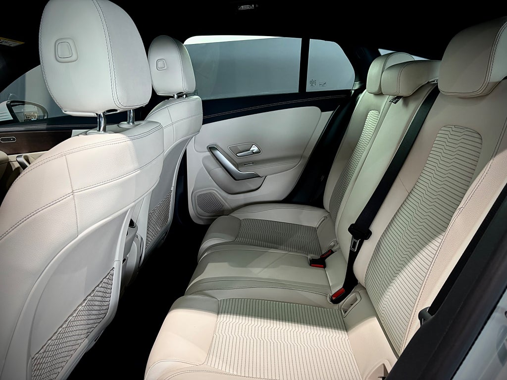 Mercedes-Benz CLA 200 Shooting Brake 7G-DCT Krok - bild 4