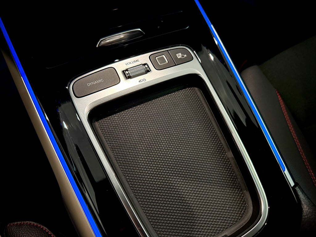 Mercedes-Benz GLB 200 AMG Premium 7 sits Värmare Glastak Drag - bild 15
