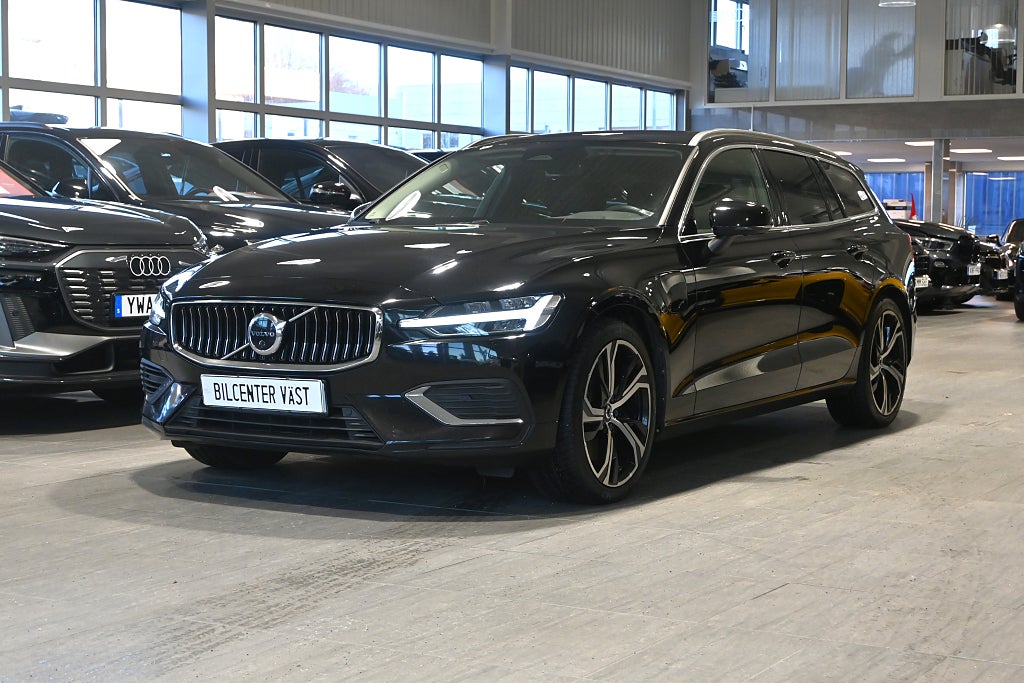 Volvo V60 Recharge T6 AWD Core *HJULKAMPANJ* Drag H/K 19"
