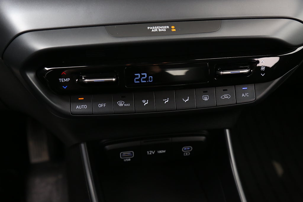Hyundai i20 Essential 1.0 T-GDI Automat Apple Carplay Kamera MOMS 2025