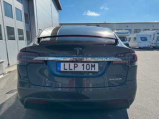 SUV Tesla Model X 5 av 25