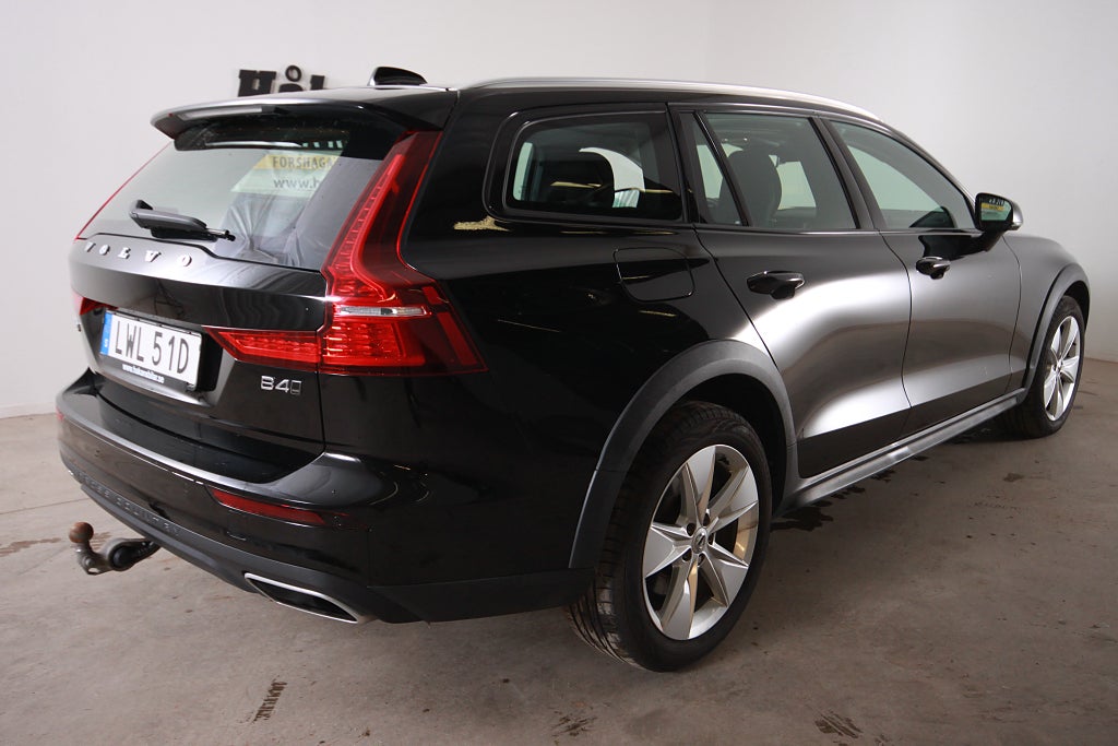 Volvo V60 Cross Country 2021 - miniatyr 2
