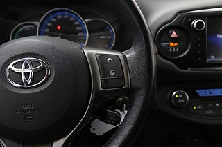 Halvkombi Toyota Yaris 16 av 23