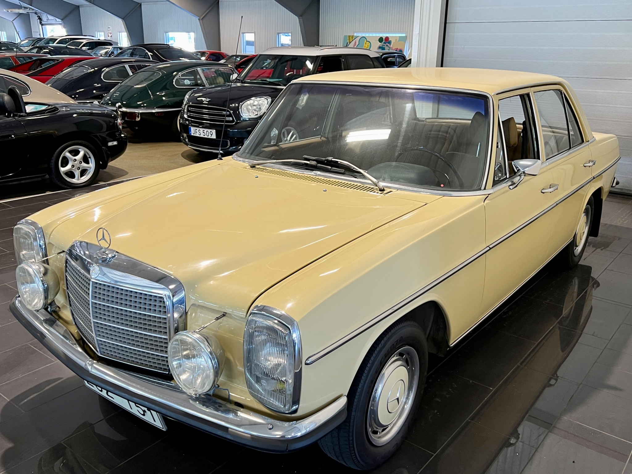Mercedes-Benz 230 Svensksåld 1973, bild 4/23