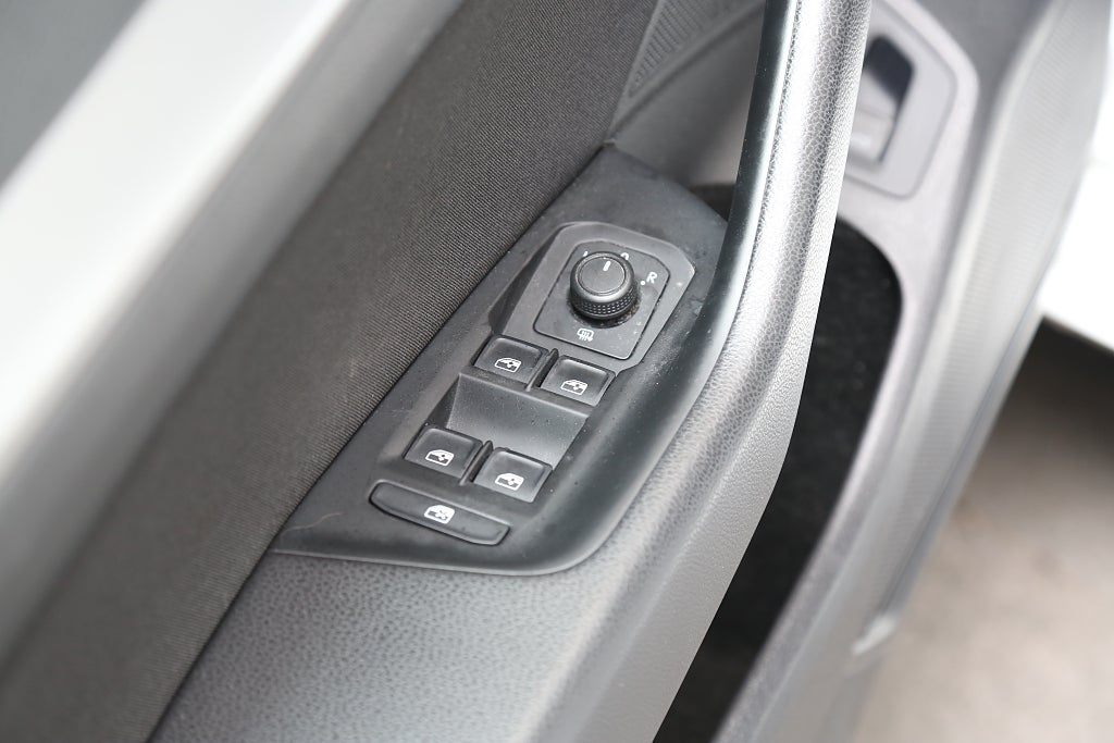 Volkswagen Passat 1,5 TSI 150hk Sportscombi DSG Värmare Kamera Leasbar 2019