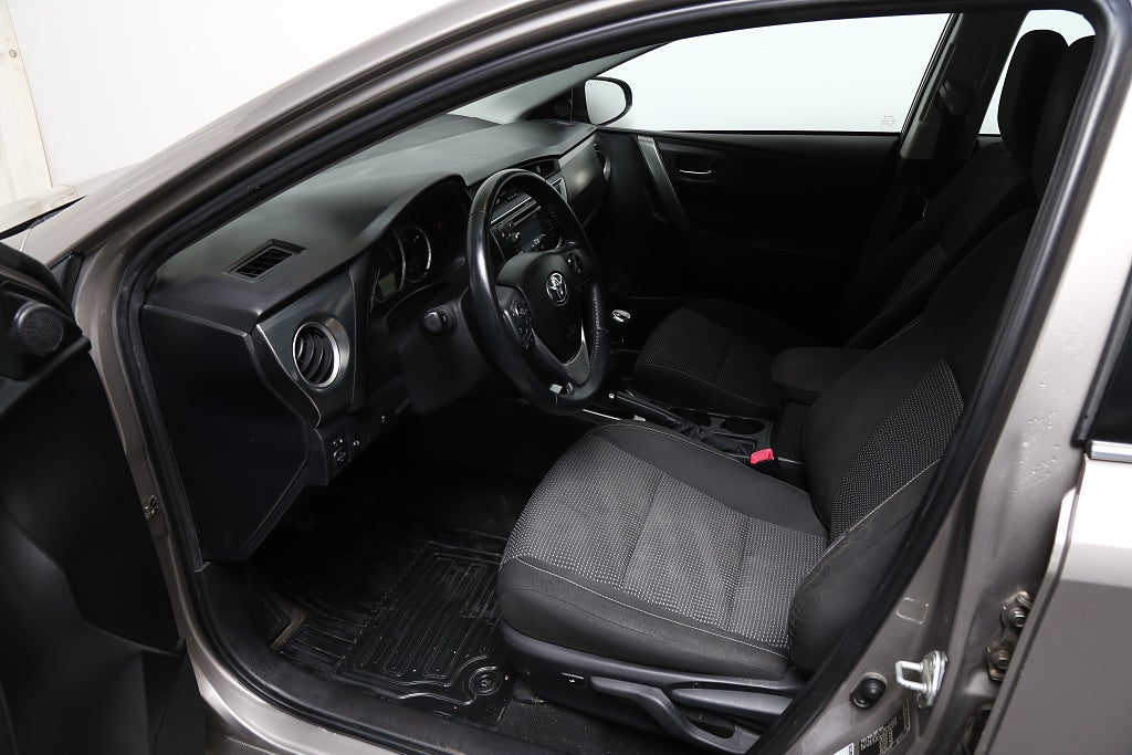 Toyota Auris 1,6 132hk Active Touring Sports Motorvärmare