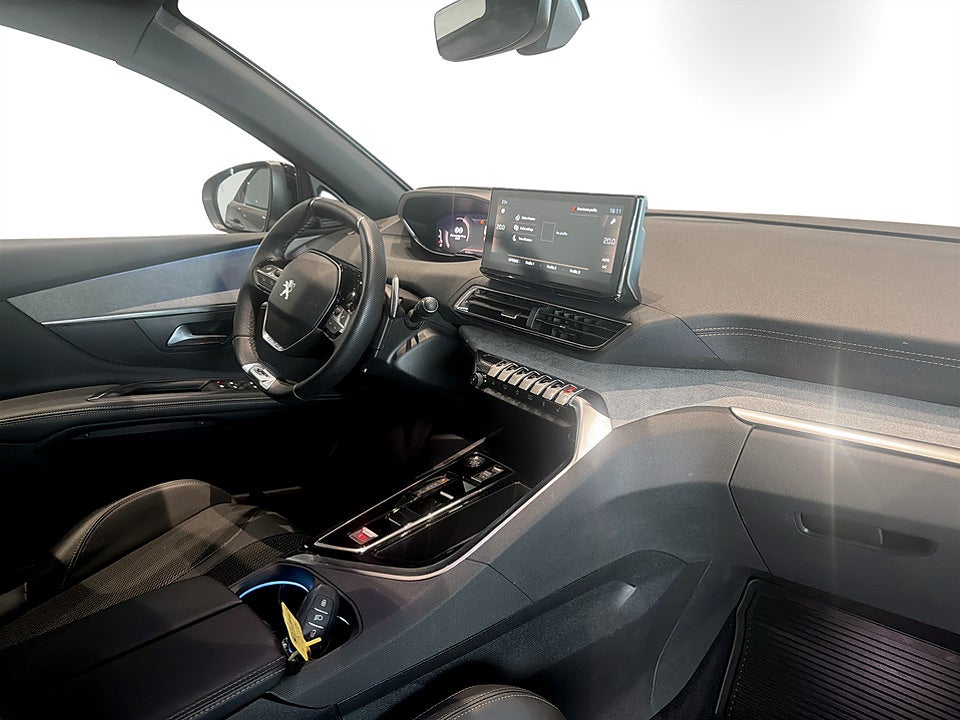 Bild på Peugeot 5008 GT 1.2 PT 130hk Aut 7-SITS B-KAMERA CARPLAY