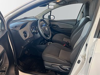 Toyota Yaris Hybrid Active S&V-hjul/Carplay/Kamera/M&K-värm
