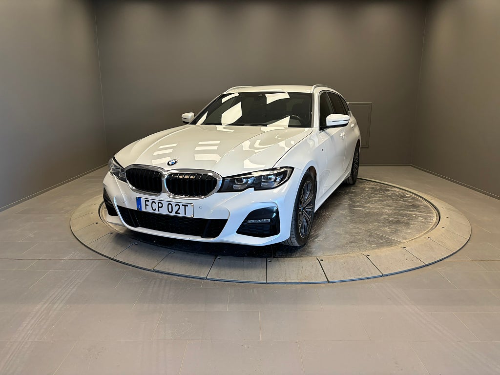 BMW 330i xDrive Touring Steptronic M Sport| Växelpaddlar 258 Hk