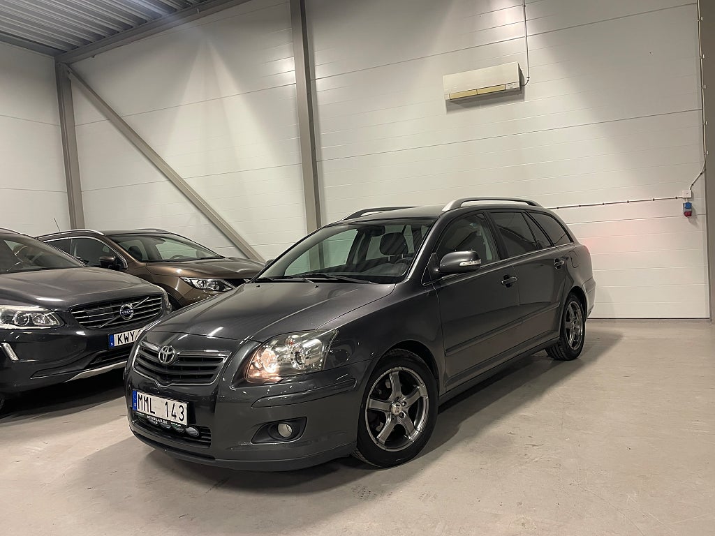 Toyota Avensis Kombi 2.0 D-4 VVT-i 2-Ägare Dragkrok M-Värmare