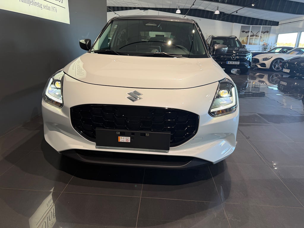 Suzuki Swift Hybrid Automat Select 3 års service - bild 3