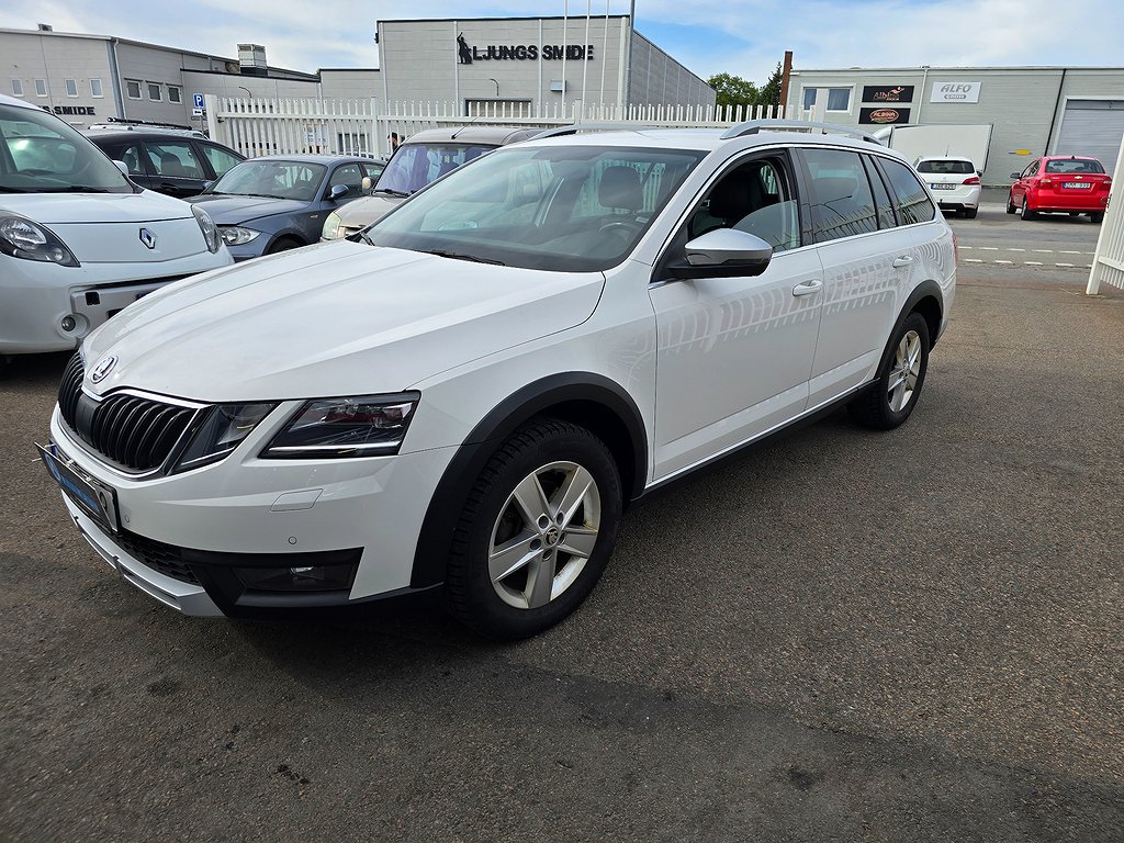 Skoda Octavia Scout 2.0 TDI 4x4 Premium 1 Års Garanti 0% Ränta 36 Mån