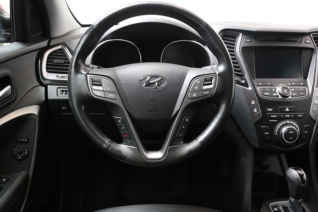 Hyundai Santa Fe 2,2 CRDi 197hk Premium AWD Aut Navi Skinn Motorv Drag 2015