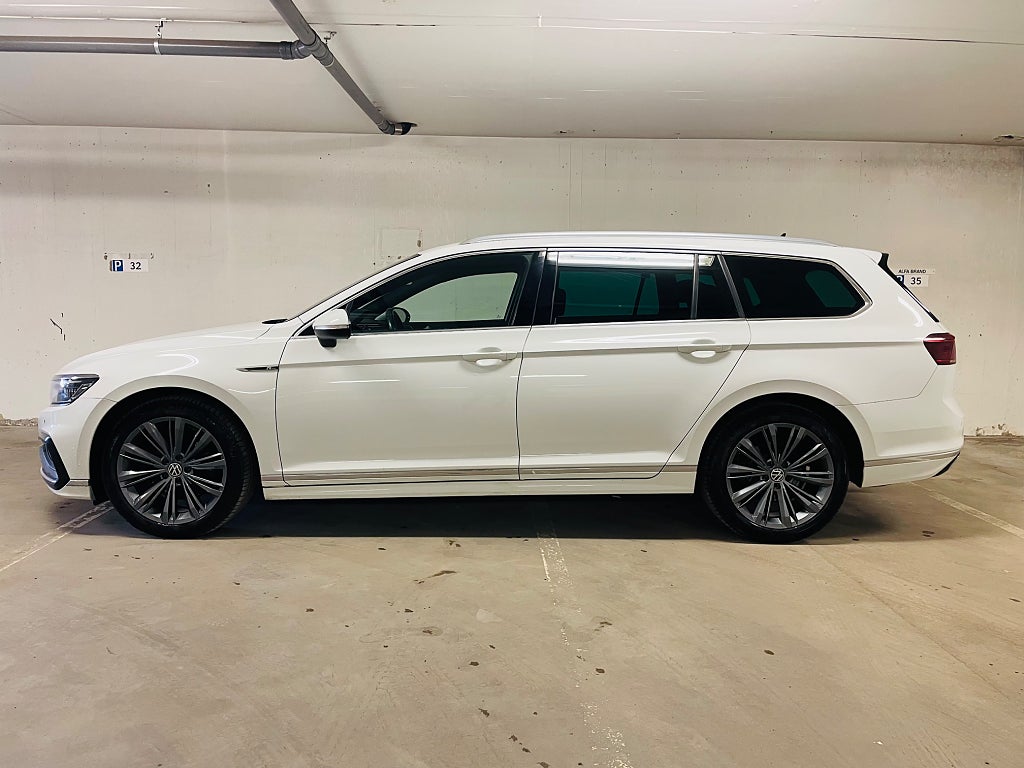 Volkswagen Passat 2021 - miniatyr 2