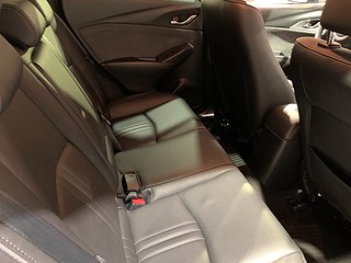 Halvkombi Mazda CX-3 17 av 29