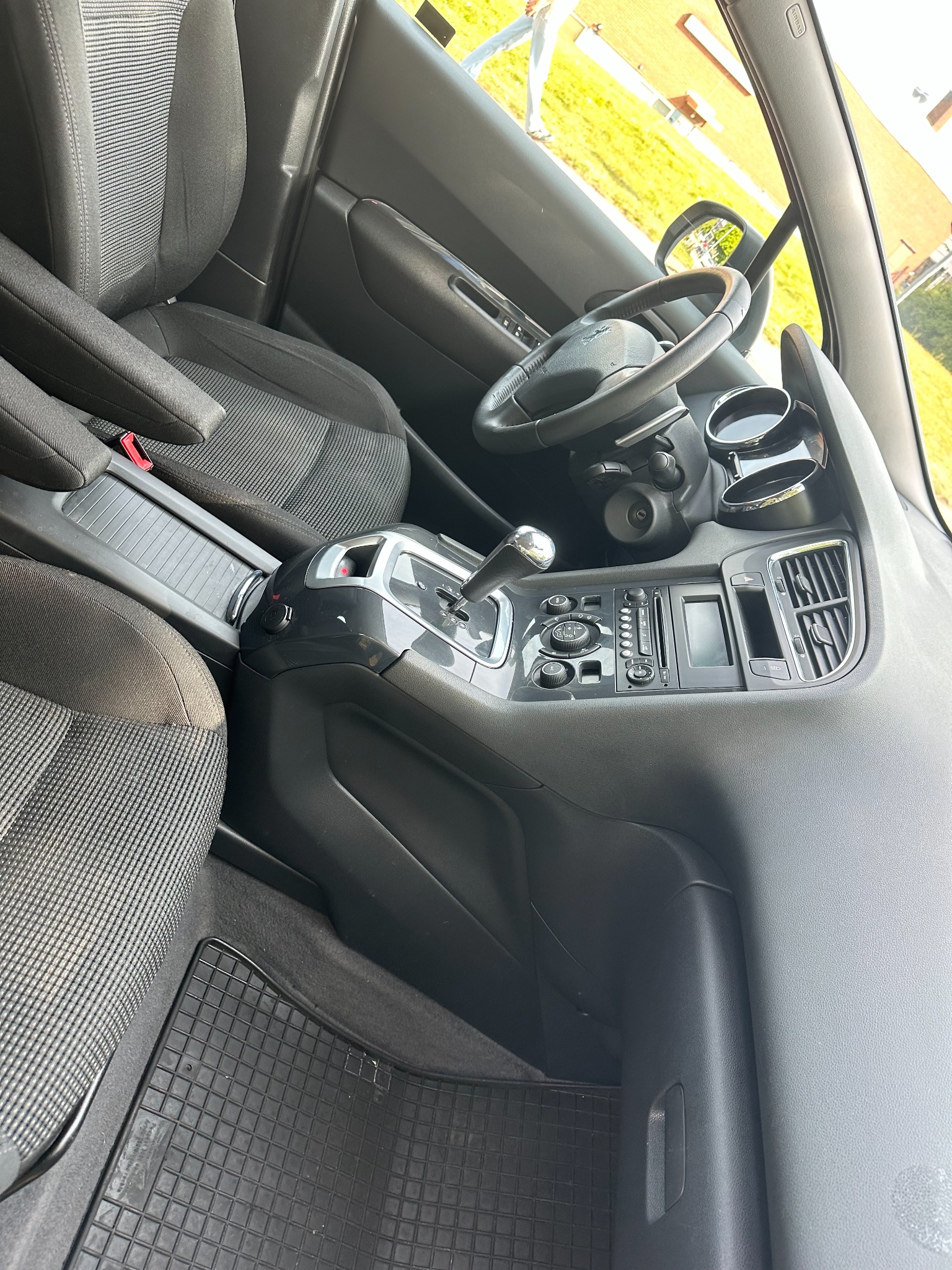 Peugeot 5008 1.6 HDi FAP EGS 2010, bild 6/34