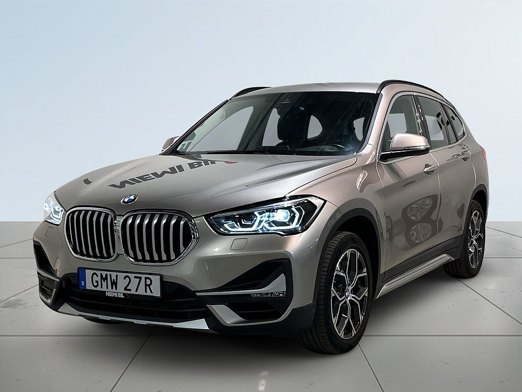BMW X1 xDrive20i Steptronic xLine Mvärm Psens GPS HuD SoV