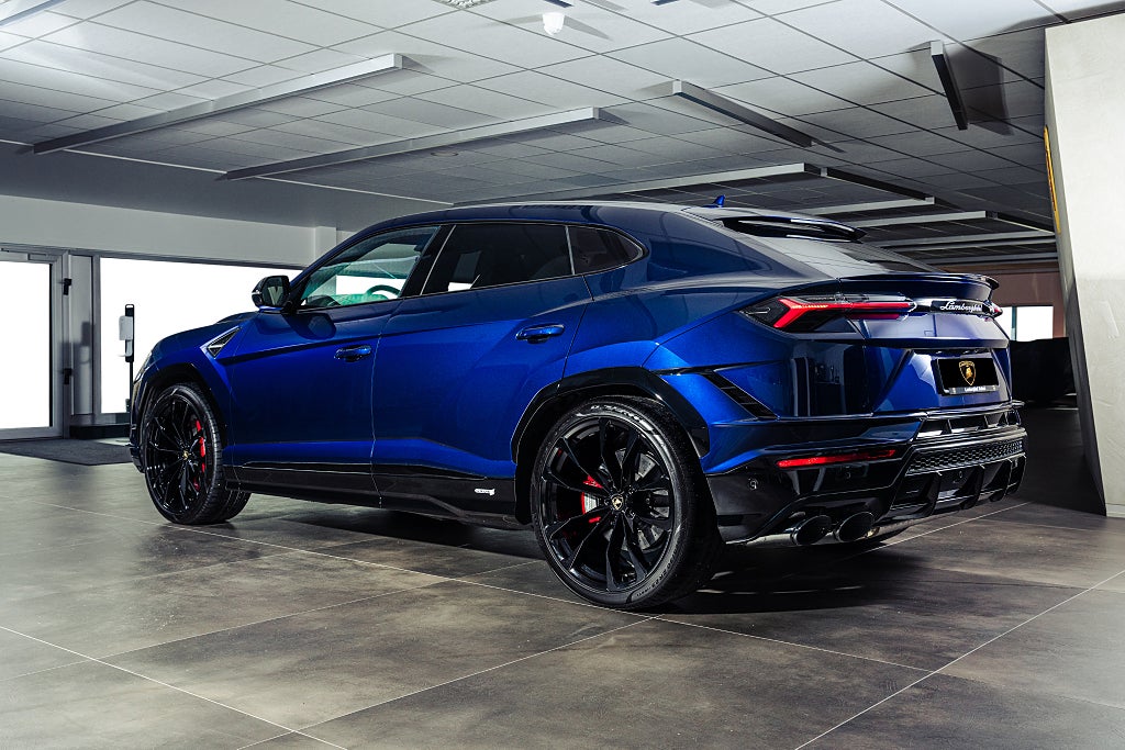 Gallery image 3 of 18