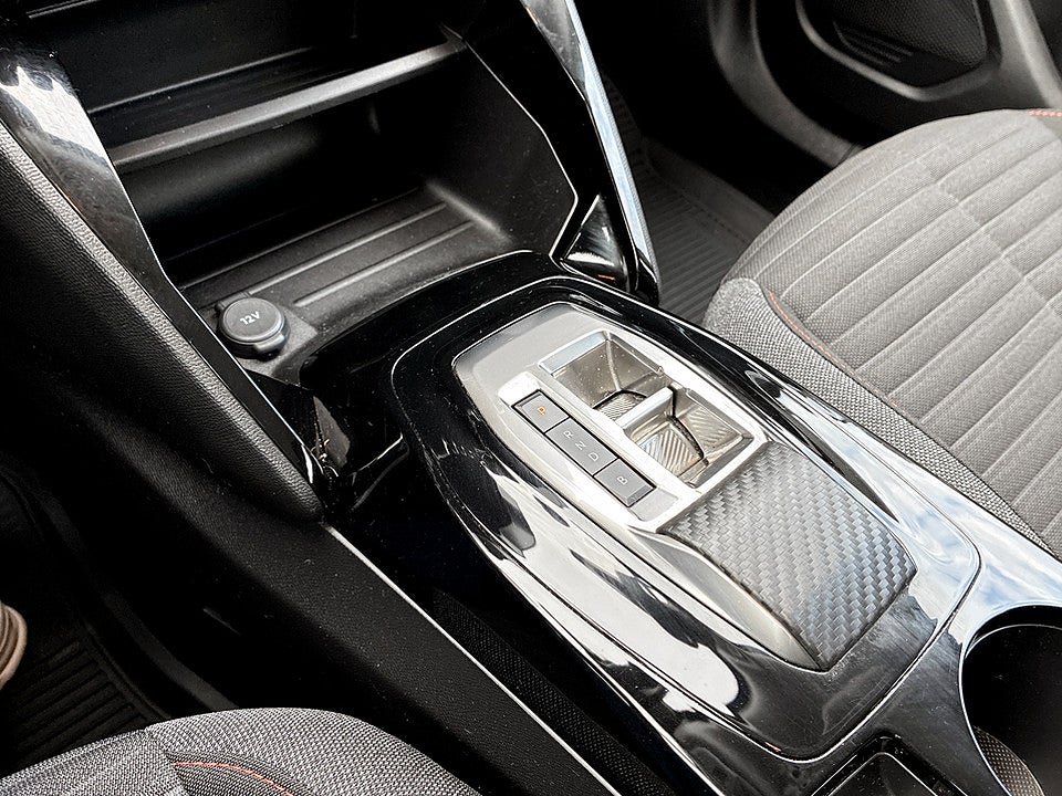 Bild på Peugeot e-2008 Active 50 kWh 136hk Aut CARPLAY
