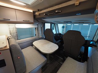 Husbil-integrerad Knaus L!ve I 700 MEG 17 av 17