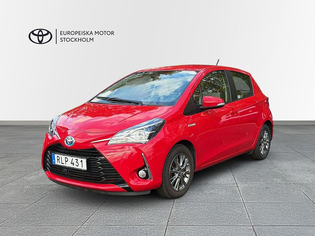 Toyota Yaris Hybrid Active Vinterhjul Värmare
