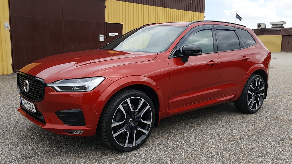 Volvo XC60 D4 190hk R-Design B&W Kam-360° Värmare Drag 22" 