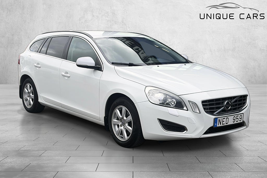 Volvo V60 T3 I 150hk I Momentum I Dragkrok I Nyservad 