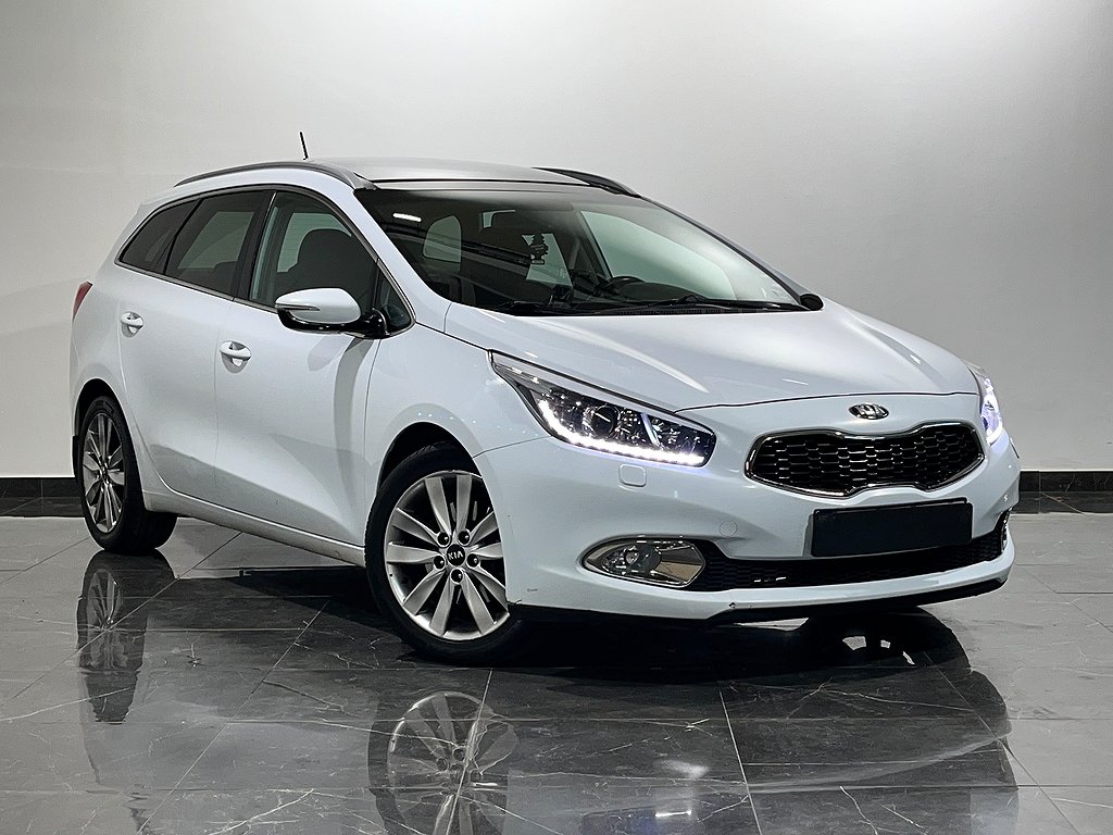 Kia CEED SW 1.6GDI 135HK EX COMFORT PDC BAK PANORAMA NAVIGATIO