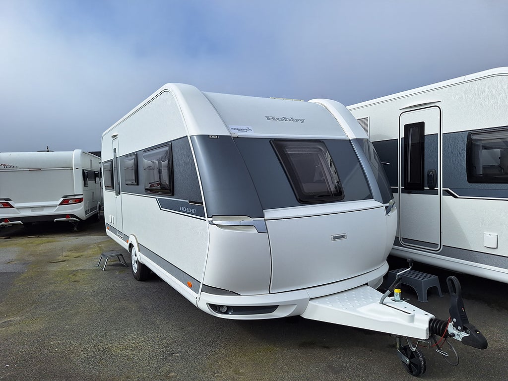 Hobby Excellent 540 UFf Queenbädd, Solcell