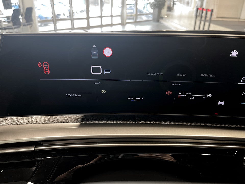 Bild på Peugeot 5008 GT Ultimate Hybrid 145hk Aut 7-SITS ELSTOL B-KAMERA