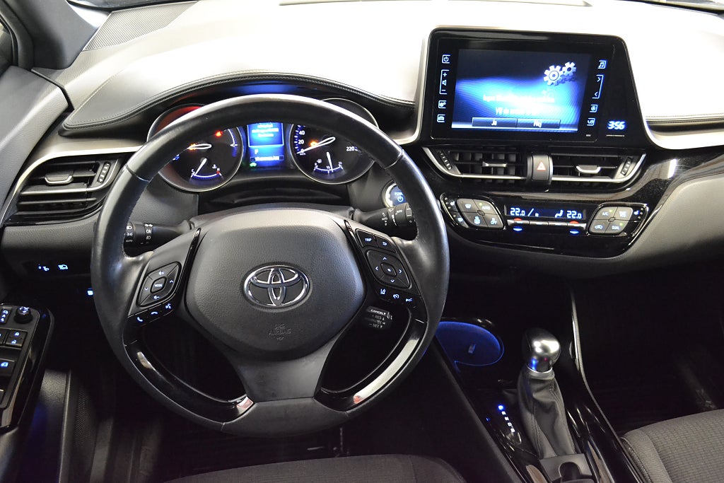 Toyota C-HR Hybrid CVT X-Edition Dragkrok Kamera Rattvärme M-Värm 2019