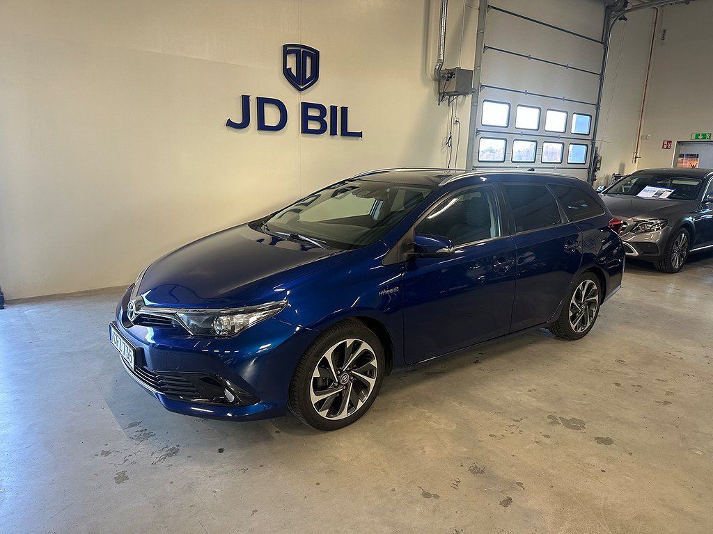 Toyota Auris Touring  Hybrid e-CVT Active Plus, Bkamera 136hk