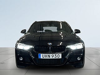 BMW 330i Touring M Sport S&V-hjul/Navi/Skinn/Farthållare/Drag
