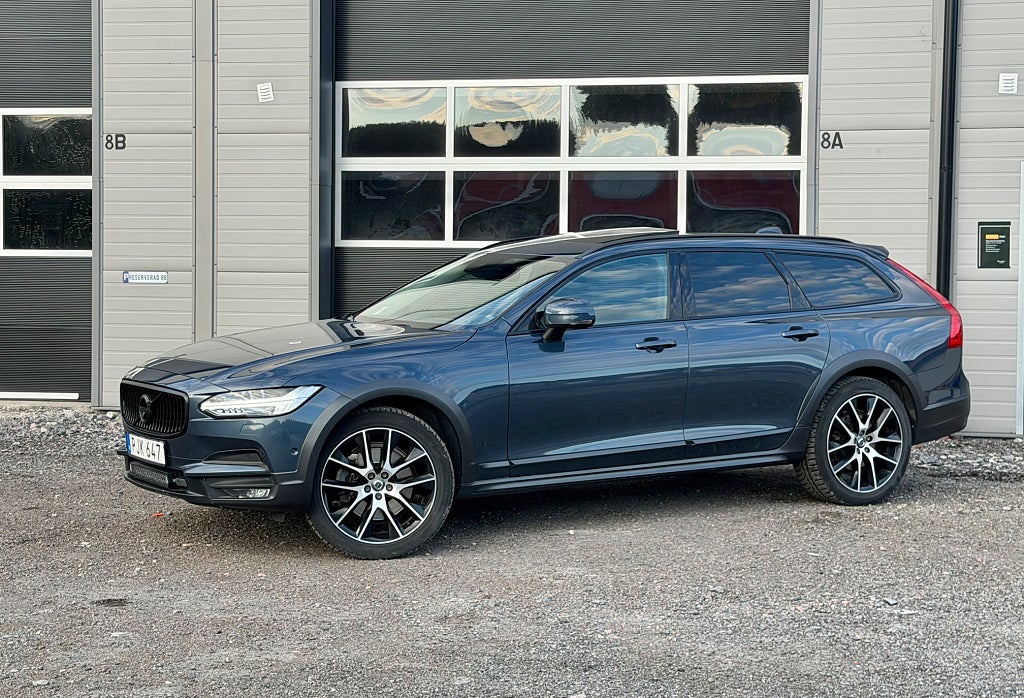 Volvo V90 Cross Country D5 AWD Pro B&W 360° Polestar  Pano Luft Drag värmare 