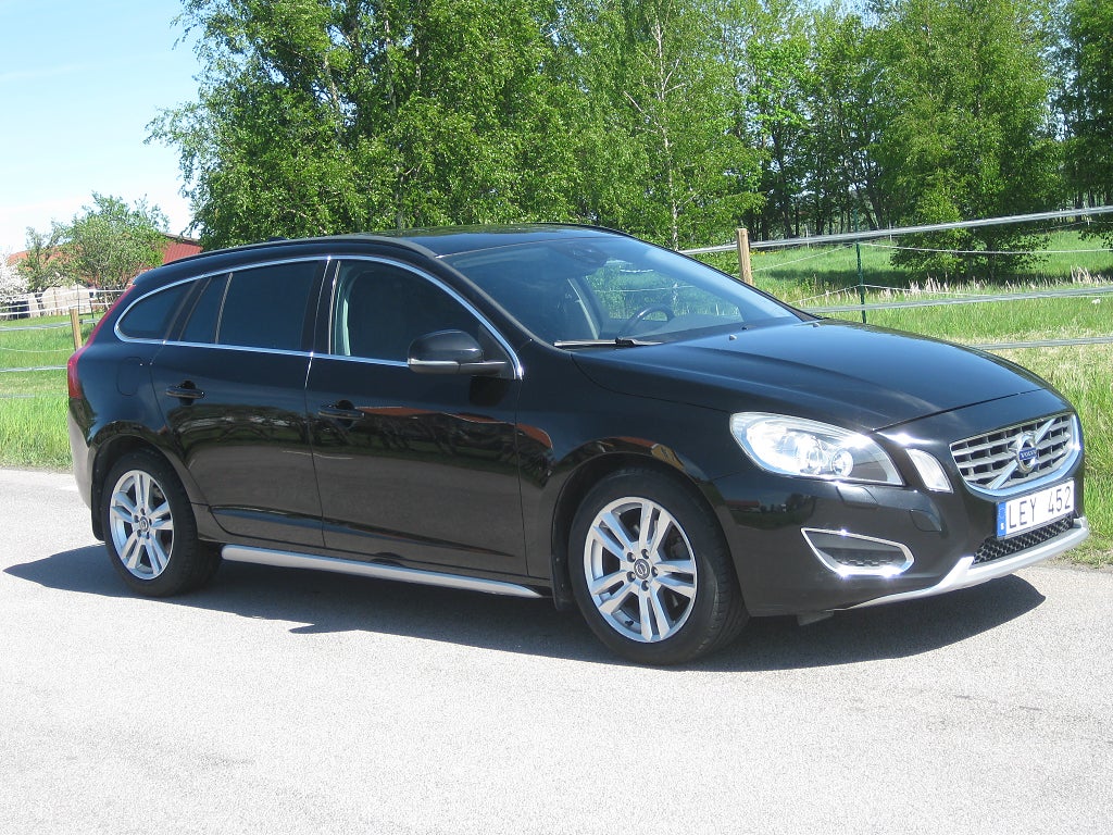 Volvo V60 T3 Momentum Euro 5 nybes